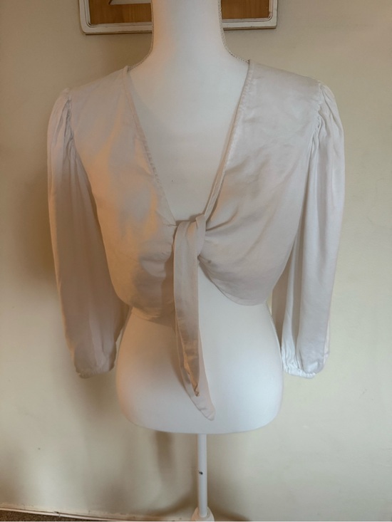 Express Tops - EXPRESS Tied Front Puff Sleeve Women's Top